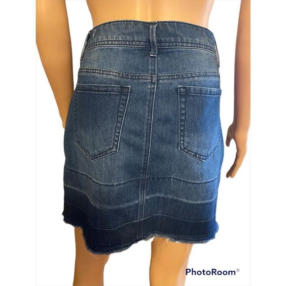 BACCINI Distressed Denim Raw Hem Skirt 10P - Picture 2 of 10